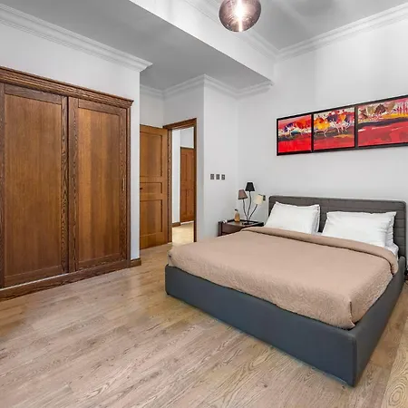 Adjacent To Aphrodite Premium I Апартаменты *