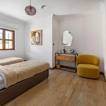 Adjacent To Aphrodite Premium I Апартаменты *